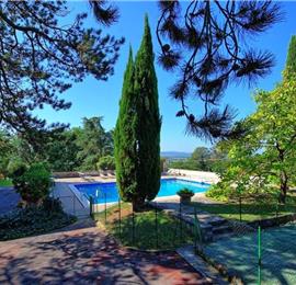 6 bedroom villa with large pool and tennis court near Arezzo, Southern Tuscany, sleeps 12